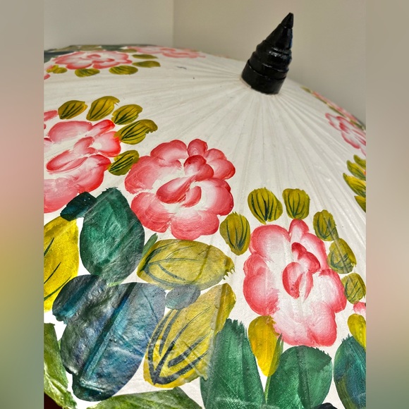 [SOLD] Vintage Hand-Painted Asian Canvas Parasol with Bamboo Handle - Picture 2 of 4